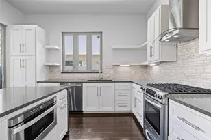 502 W 51st St, Austin, TX 78751 - Photo 7