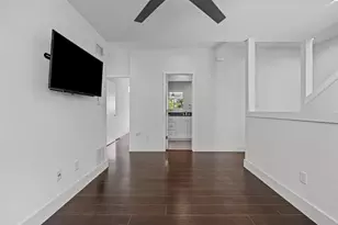 502 W 51st St, Austin, TX 78751 - Photo 13