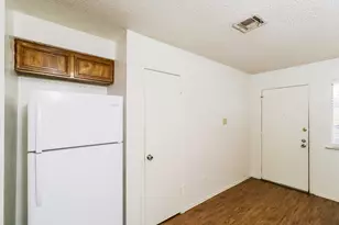323 W William Cannon Dr, Austin, TX 78745 - Photo 7