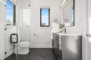 5001 Creek Meadow Cove, Spicewood, TX 78669 - Photo 23