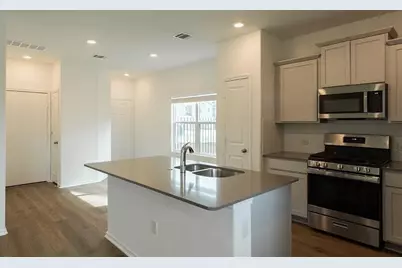 7104 Spotted Leaf Way, Del Valle, TX 78617 - Photo 9