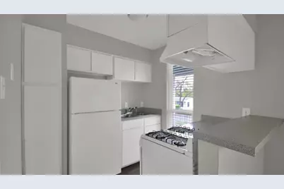 4406 Avenue C Avenue #205, Austin, TX 78751 - Photo 11