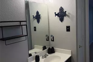 7108 Walkup Ln, Austin, TX 78747 - Photo 13