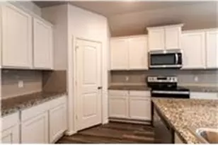 209 Reagor Dr, Taylor, TX 76574 - Photo 3