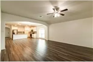 209 Reagor Dr, Taylor, TX 76574 - Photo 5