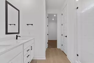 204 Mystic Cyn Ln, Georgetown, TX 78628 - Photo 17