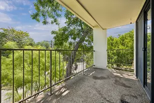 409 E 38th St, Austin, TX 78705 - Photo 15