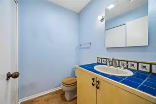 409 E 38th St, Austin, TX 78705 - Photo 11