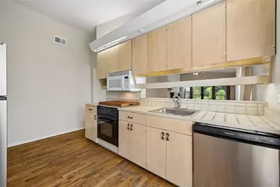 409 E 38th Street #302, Austin, TX 78705 - Photo 5