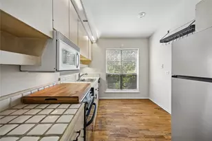409 E 38th St, Austin, TX 78705 - Photo 5