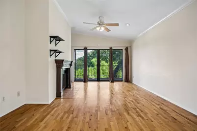 409 E 38th Street #302, Austin, TX 78705 - Photo 3