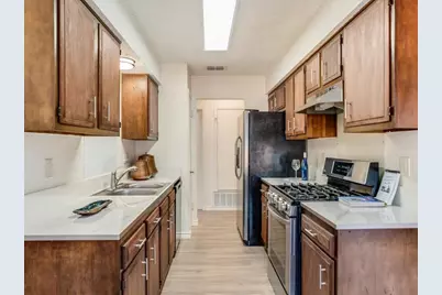 3908 Holt Drive, Austin, TX 78749 - Photo 11