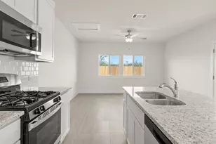 134 Whinny Wy, Georgetown, TX 78626 - Photo 9
