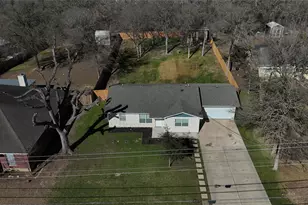 200 E Keanahalululu Ln, Bastrop, TX 78602 - Photo 31