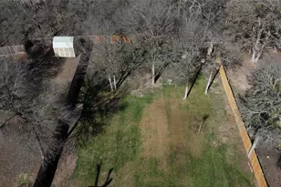 200 E Keanahalululu Ln, Bastrop, TX 78602 - Photo 23