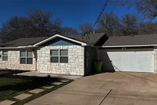 200 E Keanahalululu Ln, Bastrop, TX 78602 - Photo 3