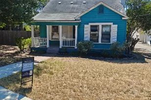 915 W 29th St, Austin, TX 78705 - Photo 1