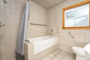 6107 Felix Ave, Austin, TX 78741 - Photo 13