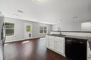 2100 Boyer Dr, Taylor, TX 76574 - Photo 13