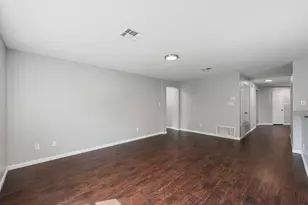 2100 Boyer Dr, Taylor, TX 76574 - Photo 15