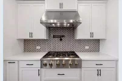 8600 Lefrak Drive, Austin, TX 78744 - Photo 11