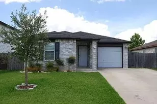 3851 Cherokee Blvd, New Braunfels, TX 78132 - Photo 1