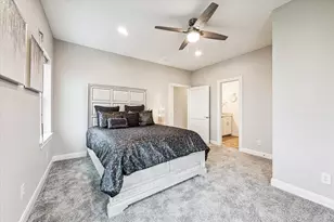 430 Amanda Cir, Galveston, TX 77554 - Photo 29