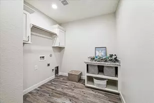 430 Amanda Cir, Galveston, TX 77554 - Photo 19