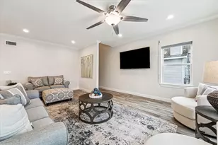 430 Amanda Cir, Galveston, TX 77554 - Photo 11