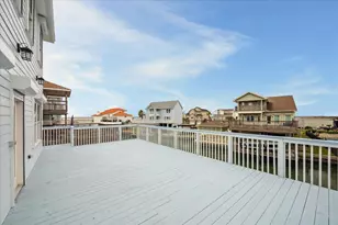 430 Amanda Cir, Galveston, TX 77554 - Photo 9