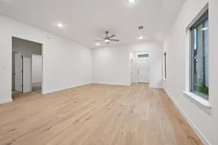 200 Melrose St, Hutto, TX 78634 - Photo 5