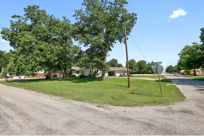 418 S Main Street, Thrall, TX 76578 - Photo 5