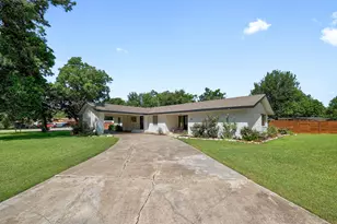 418 S Main St, Thrall, TX 76578 - Photo 3