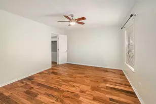 418 S Main St, Thrall, TX 76578 - Photo 25