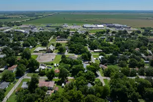 418 S Main St, Thrall, TX 76578 - Photo 7