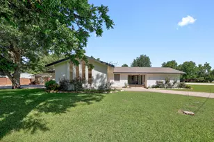 418 S Main St, Thrall, TX 76578 - Photo 1