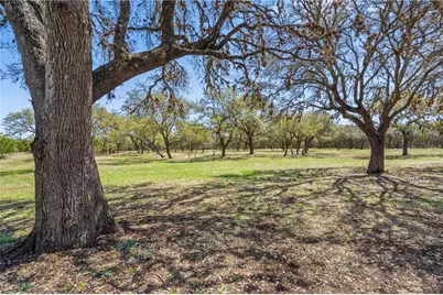 118 E Crestview Drive, Johnson City, TX 78636 - Photo 13