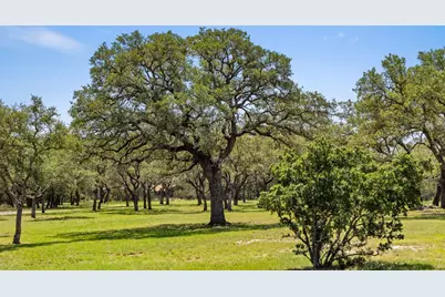 118 E Crestview Drive, Johnson City, TX 78636 - Photo 5