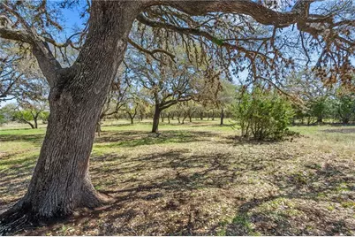118 E Crestview Drive, Johnson City, TX 78636 - Photo 5