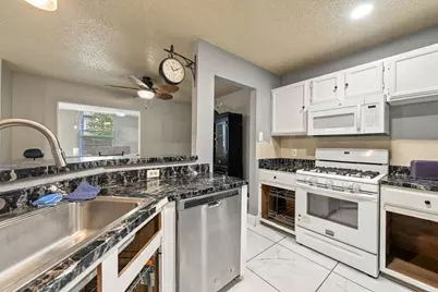 1315 E Logan Street, Round Rock, TX 78664 - Photo 9