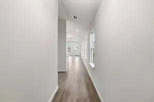 105 Boulder Rdg Trl, Liberty Hill, TX 78642 - Photo 5