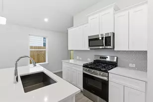 105 Boulder Rdg Trl, Liberty Hill, TX 78642 - Photo 9