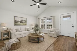 107 Russell St, Liberty Hill, TX 78642 - Photo 3