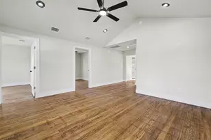 107 Russell St, Liberty Hill, TX 78642 - Photo 11