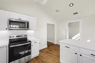 107 Russell St, Liberty Hill, TX 78642 - Photo 15