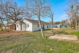 107 Russell St, Liberty Hill, TX 78642 - Photo 35