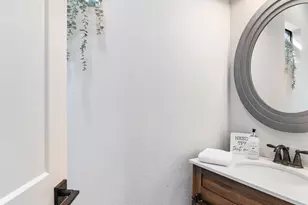 502 E Basel St, New Braunfels, TX 78130 - Photo 21