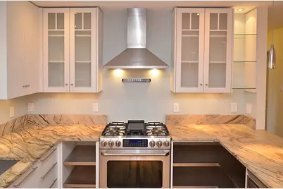 1179 Oakgrove Avenue, Austin, TX 78702 - Photo 9