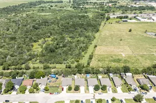 186 Talon Dr, Luling, TX 78648 - Photo 35