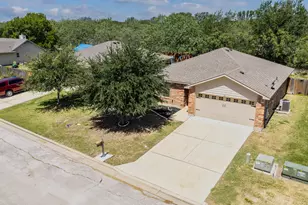 186 Talon Dr, Luling, TX 78648 - Photo 39
